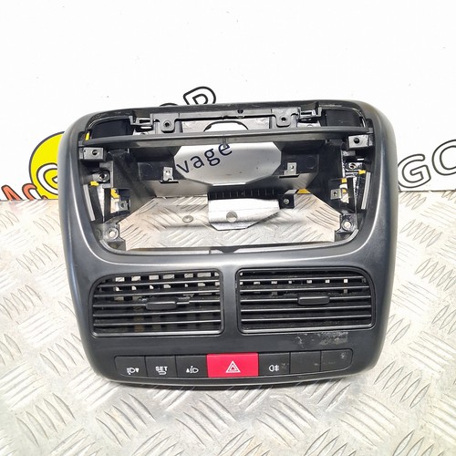 Vauxhall combo dash air vent - d,
