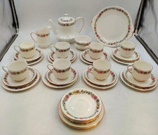 Vintage Royal Albert Paragon Belinda Pattern Tea Set Teapot Cups Saucers 32 Pcs