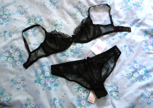 Bnwt agent - bnwt,