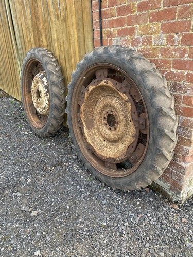 Tractor row crop - tractor, wheels