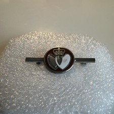 BLOOD DONOR - SILVER AWARD - SILVER & ENAMEL PIN BADGE VERY GOOD CONDITION 