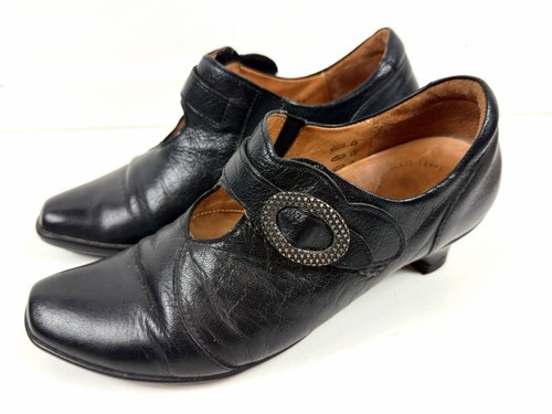 Think 4 black - think!, leather