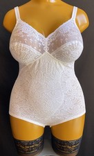 Triumph Non-wired Body, White