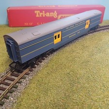 Tri-ang R134 Baggage Coach Car