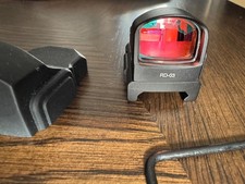 Xoptek Micro 3MOA Reflex Sight w/Picatinny Rail Mount - By ELCAN