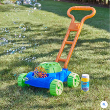 Wanna Bubbles Bubble Lawn