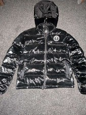 This Is A Trapstar Irongate Detachable Hooded Puffer Jacket In A Shiny Black L