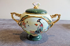 Heirloom Ardleigh Elliott music box 'Beauties of the Red Mansion' Ying Chun 1999