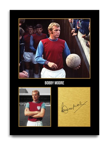 Bobby moore football - moore, player