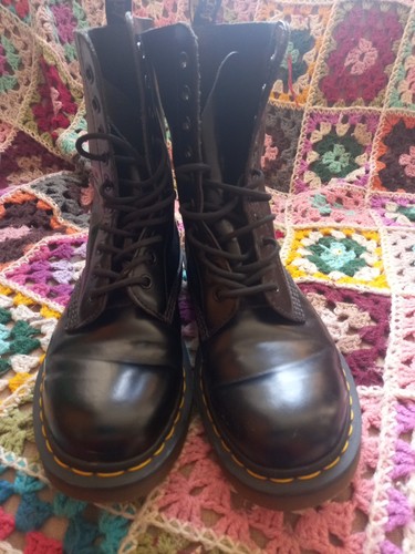 Martens hole black boots - hole,