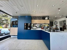 3833015 Ex Display Hacker Systemat Blue & Natural Fine Oak Kitchen inc Peninsula