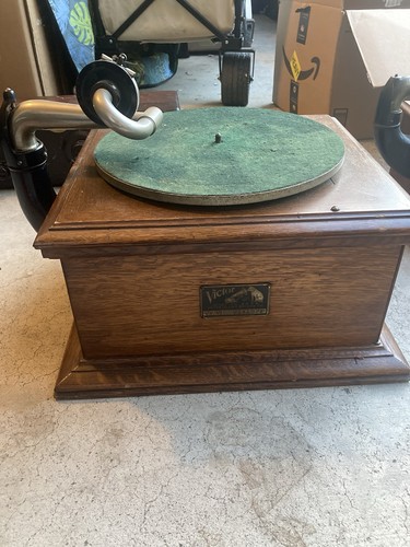 Antique victor victrola - victrola, iv