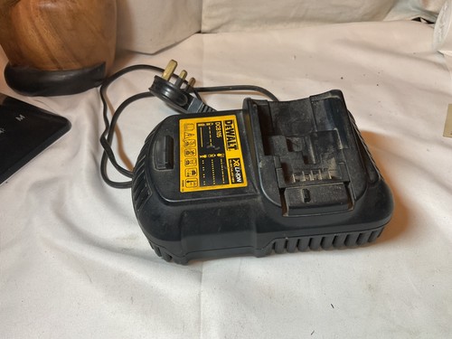 Dewalt dcb 105 4v 18v - 105, 10.8v/14.4v/18v