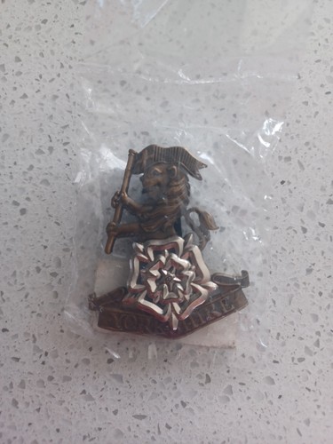 Yorkshire regiment cap badge - yorkshire,