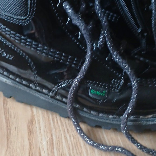Kickers girls black patent - kickers,