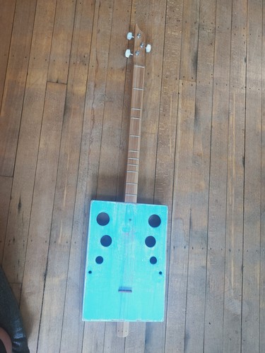 Cigar box dulcimer - box, 24