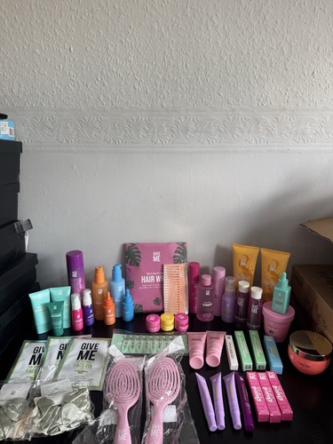 Give cosmetics mixed - cosmetics,