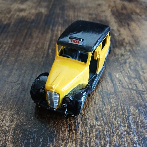 Dinky toys 254 austin - dinky,
