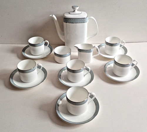 Royal doulton fine bone china - royal,