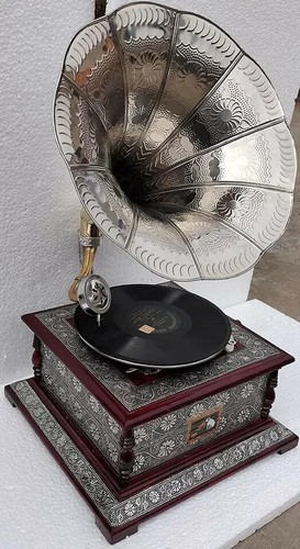 Antique hmv gramophone - gramophone, fully