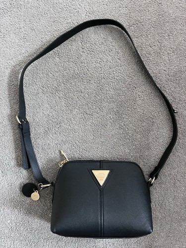 Black river island shoulder - river,