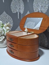 Wooden musical jewellery box