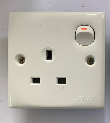 Clipsal single switched socket - switched,