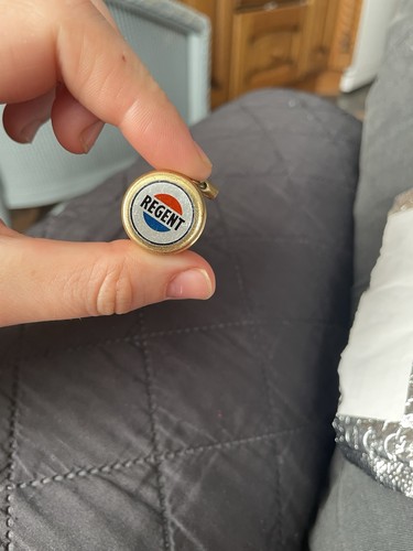 Rare regent oil - coin, holder
