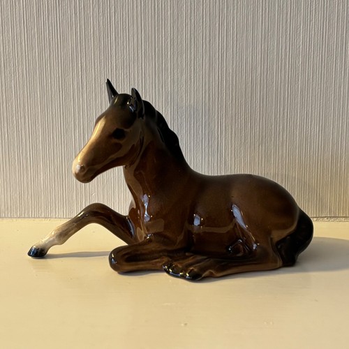 Vintage beswick lying foal - beswick,
