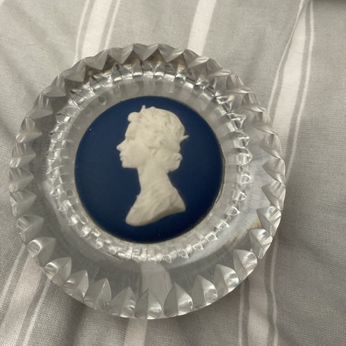 Wedgwood paperweight glass - paperweight,