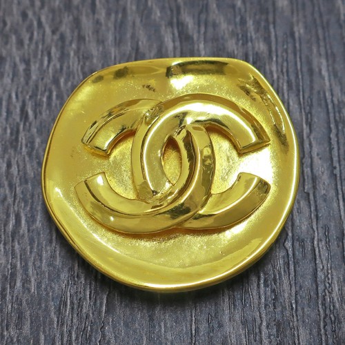 Chanel gold plated logos - cc,