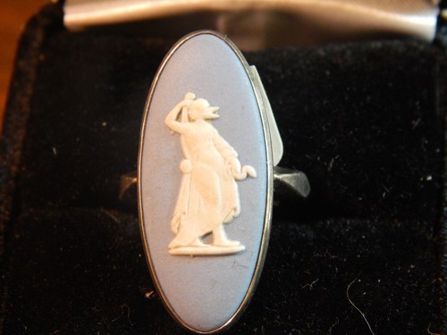 Lady vtg wedgwood - lady's, blue