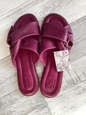 New Moda In Pelle Purple