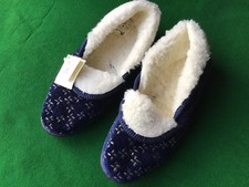 Ladies Fitted Slippers Fur Lined Navy & Gold Design Size BNWT