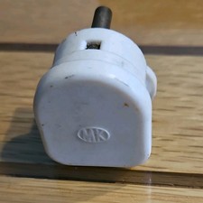 Vintage MK White 2 Amp Round 3