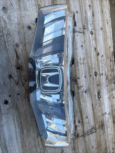 Honda civic mk8 center front - center,