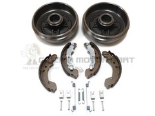 REAR 2 BRAKE DRUMS AND SHOES & SHOES FITTING KIT FOR NISSAN NOTE 2006-2012