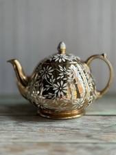 Vintage Sadler Gold Teapot