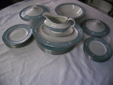 Royal Doulton 'Relections' Vintage 6 piece dinner service