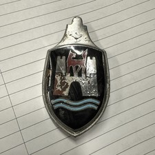 Volkswagen. Beetle  wolfsburg bonnet badge genuine