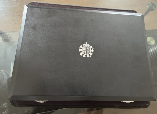 The royal mint - royal, black