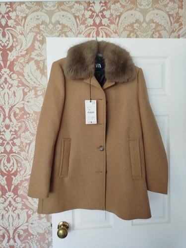 Zara brand new coat with - a, fur