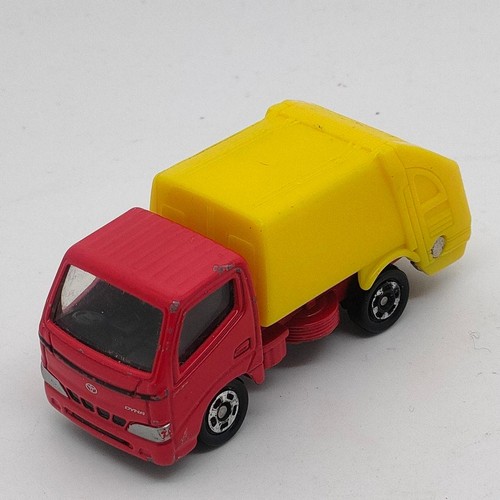 Tomica toyota dyna - toyota, red