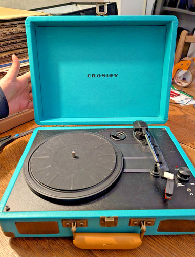 Crosley cruiser record player - crosley,
