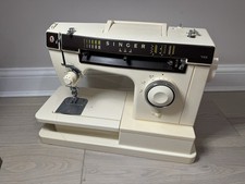 Singer 7105 electric Sewing Machine Made In Italy - No Tested - Read Description