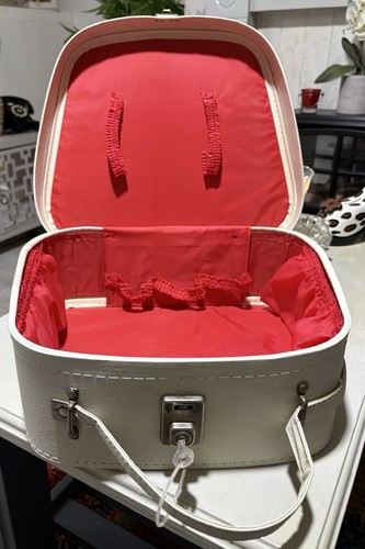 1960 vintage cream luggage - 1960,