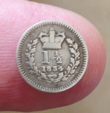 1834 WILLIAM IV SILVER THREE HALF PENCE COIN . Spink 3839. Nice grade !!