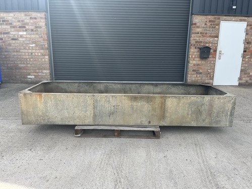 Large galvanised trough - large,