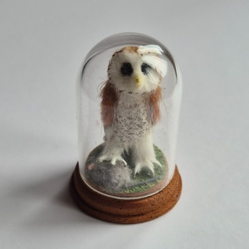 Scale dolls house - dolls,
