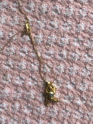 Avon bear necklace - bear,